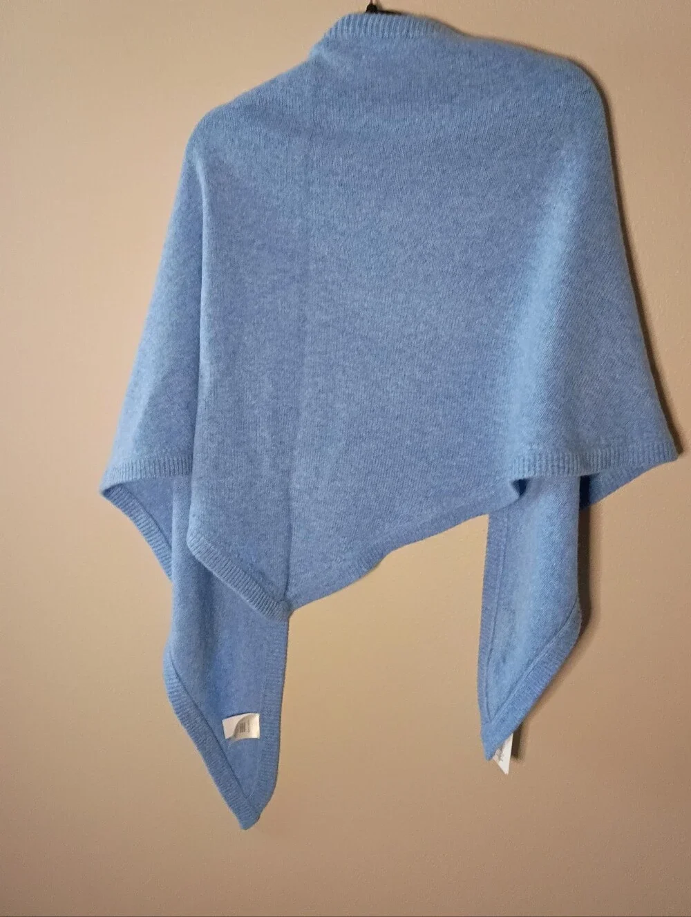 Aritzia 100% Cashmere Triangle Scarf Wrap in Heather Azurine Blue One Size NWT